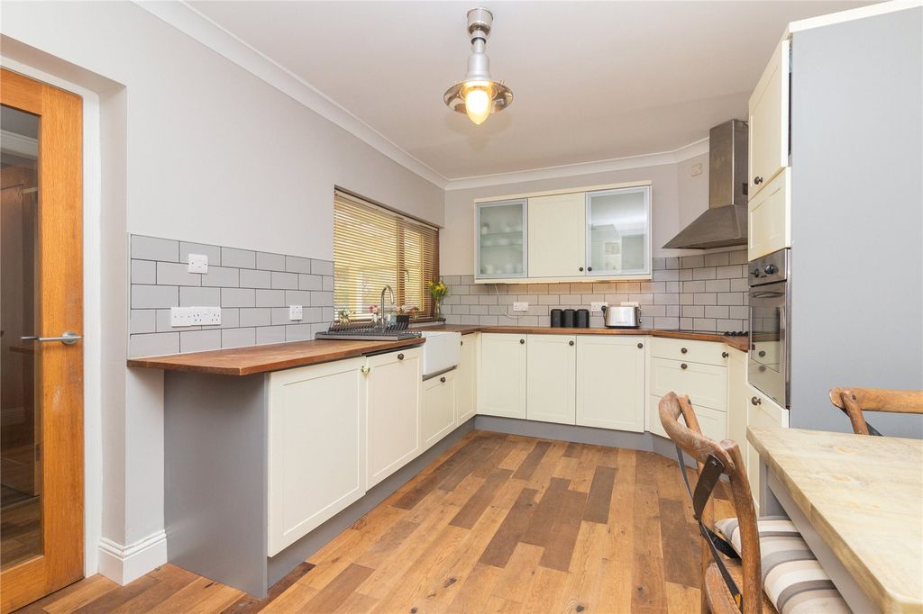 Property photo 2 of 32 Kitchen