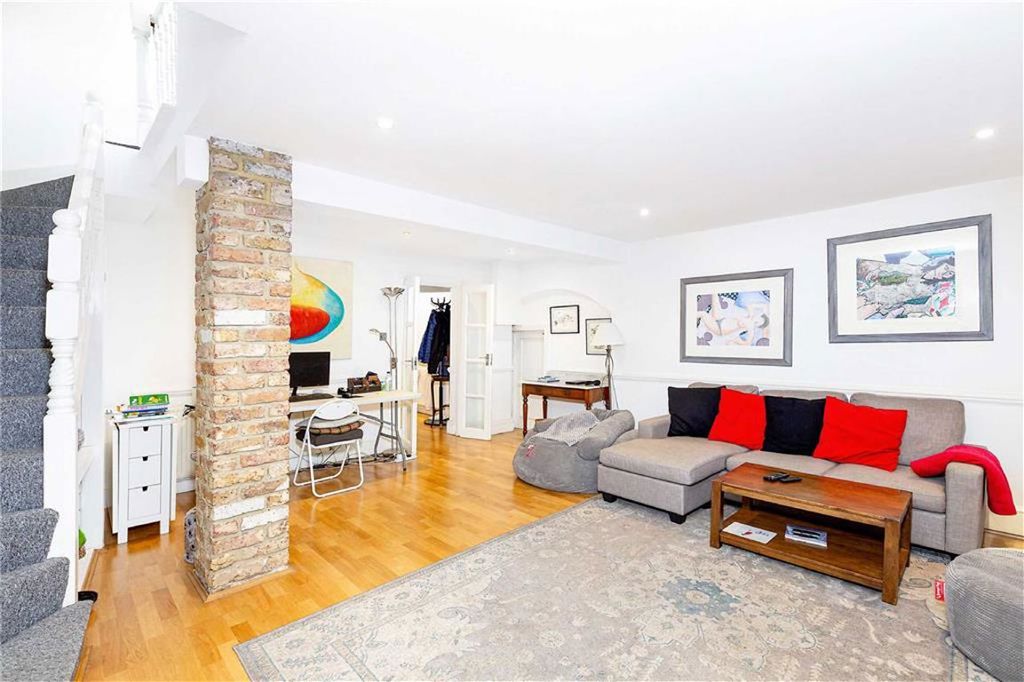 Property photo 2 of 9