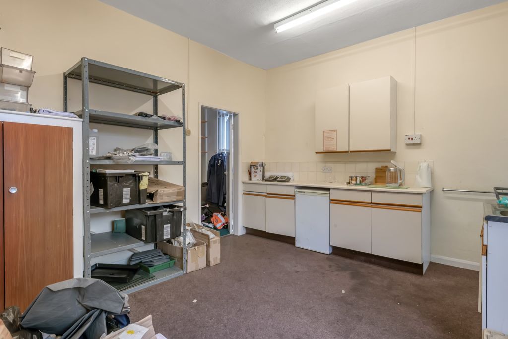 Property photo 3 of 6 Photo 6