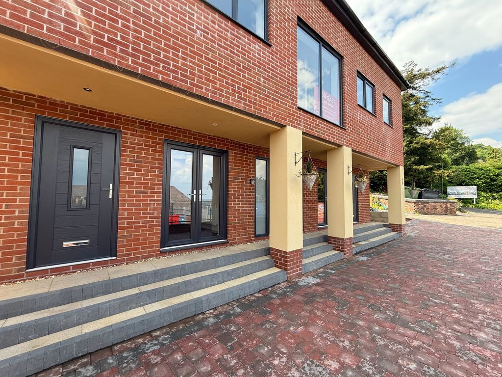 Additional image 6 of 1 bed flat for saleEdith Walk, Great Malvern, Worcestershire WR14