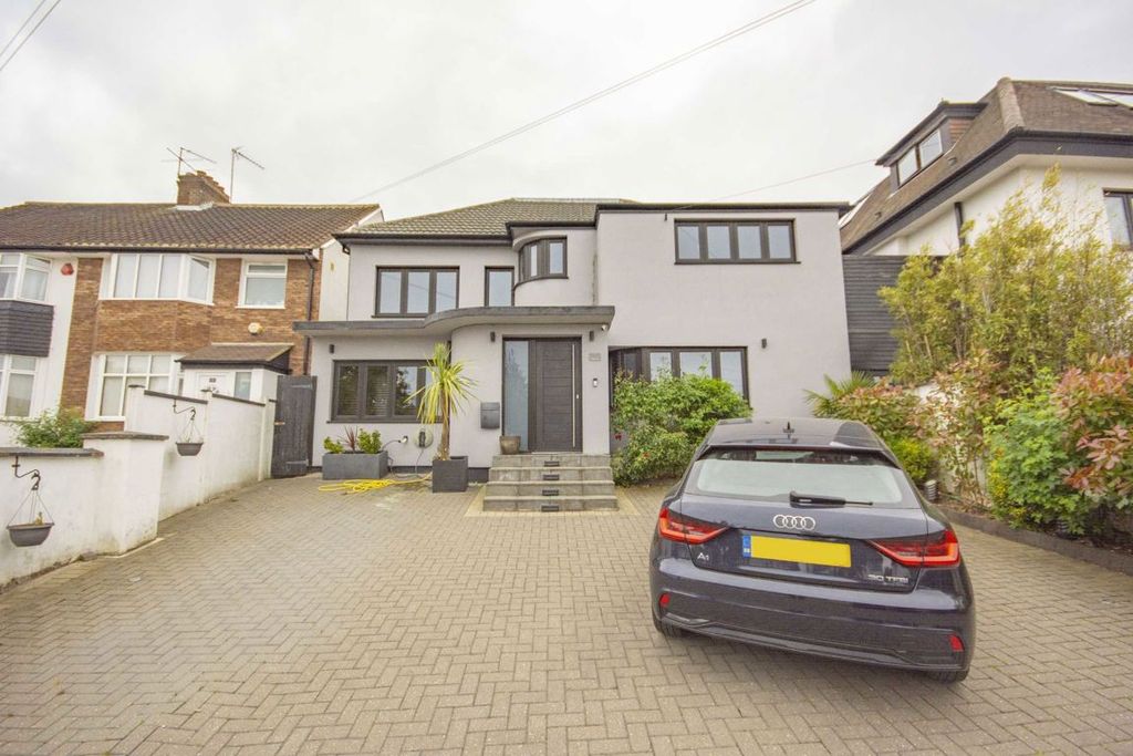 Property photo 1 of 11