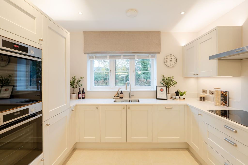 Property photo 3 of 17