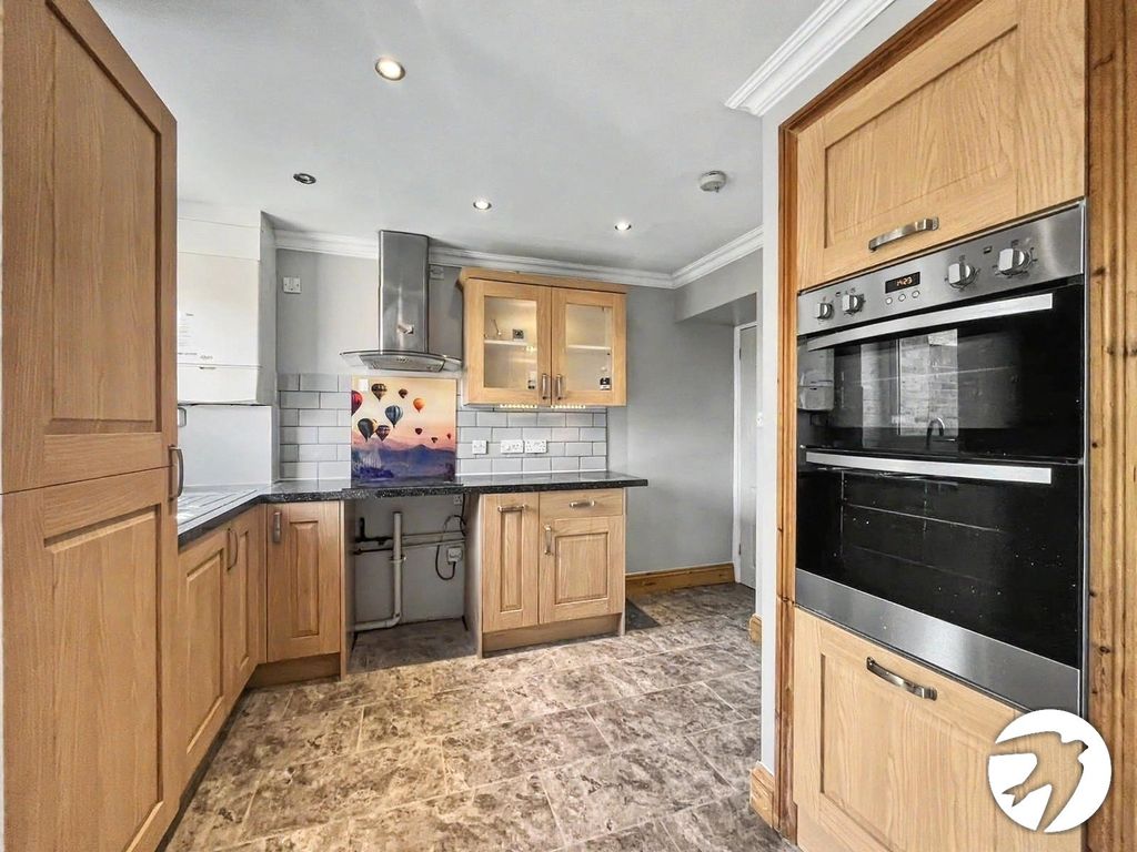 Property photo 2 of 18 Picture No. 13