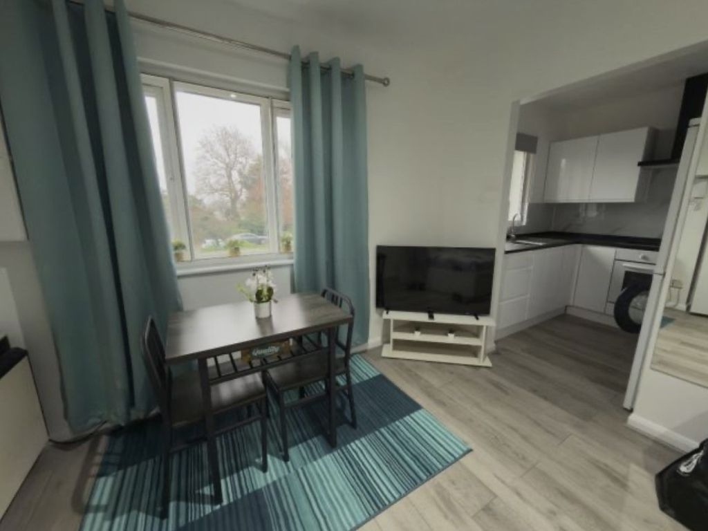 Property photo 1 of 3