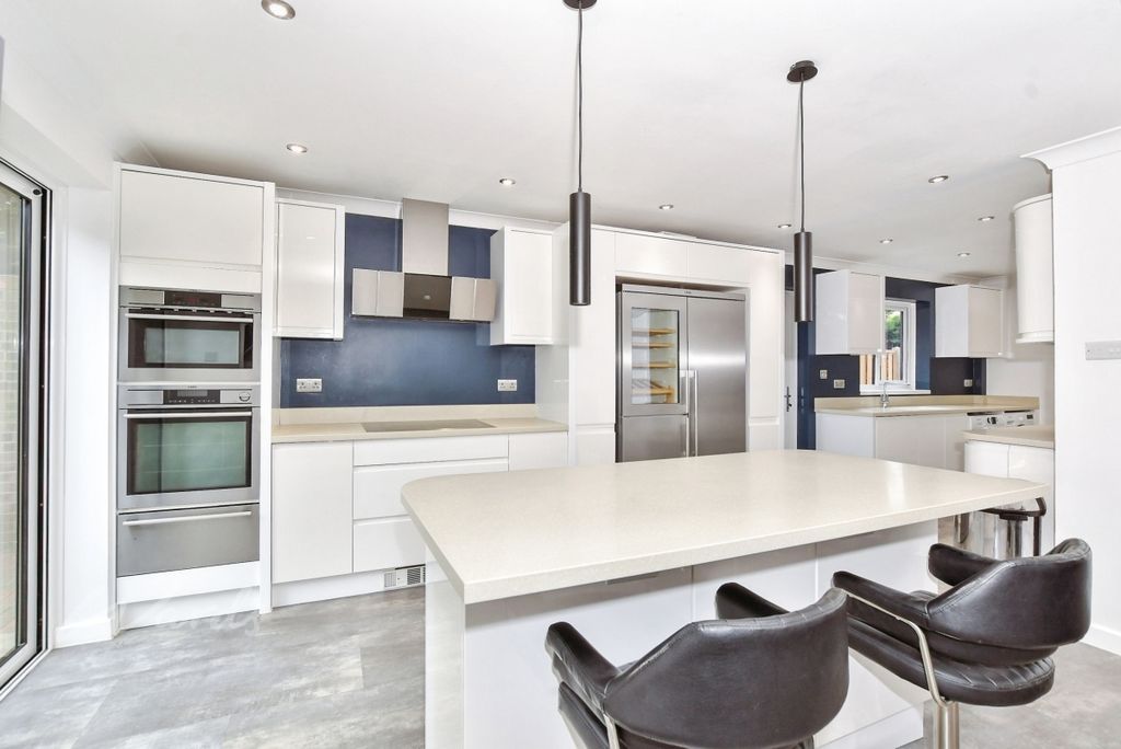 Property photo 2 of 12 Orchard Kitchen 1