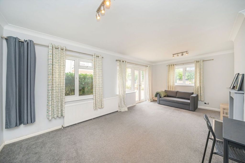 Property photo 2 of 7