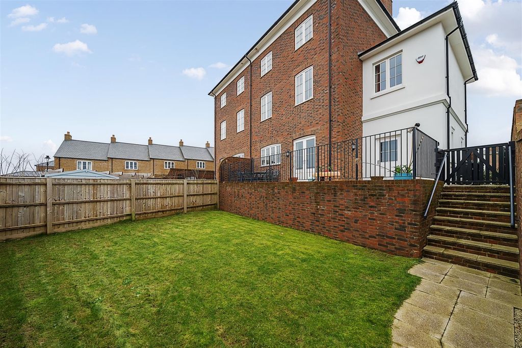 Property photo 3 of 37 1237544 (10).Jpg