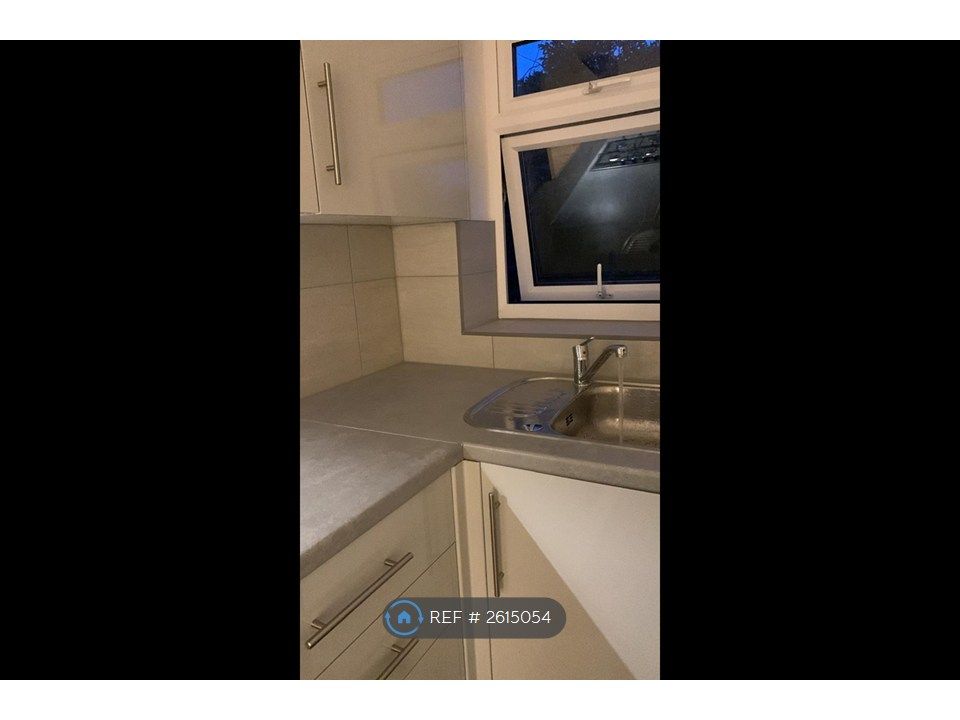 Property photo 3 of 4 Kitchen