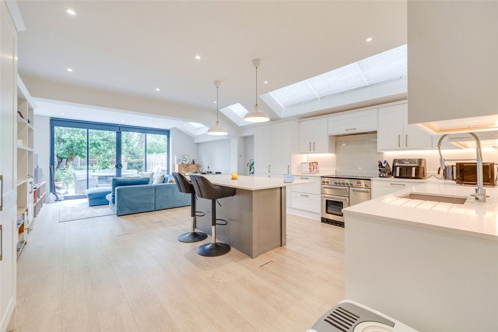 Property photo 1 of 16 Picture No. 15