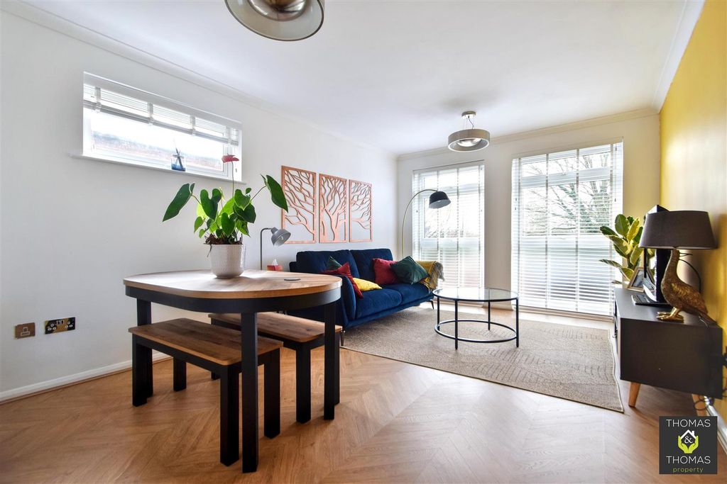 Property photo 2 of 8 Dsc_0446 (1).Jpg