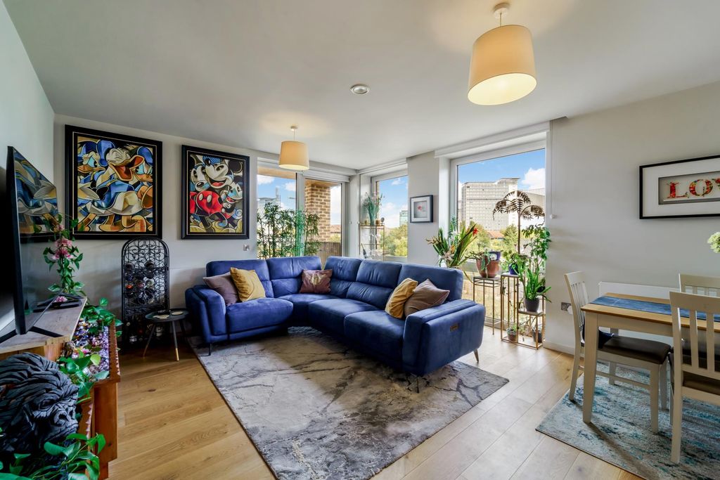 Property photo 3 of 10