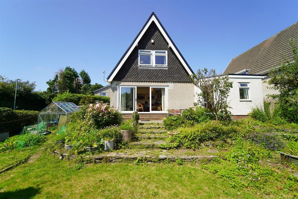 Property photo 3 of 43 Nick 2-2128.Jpg