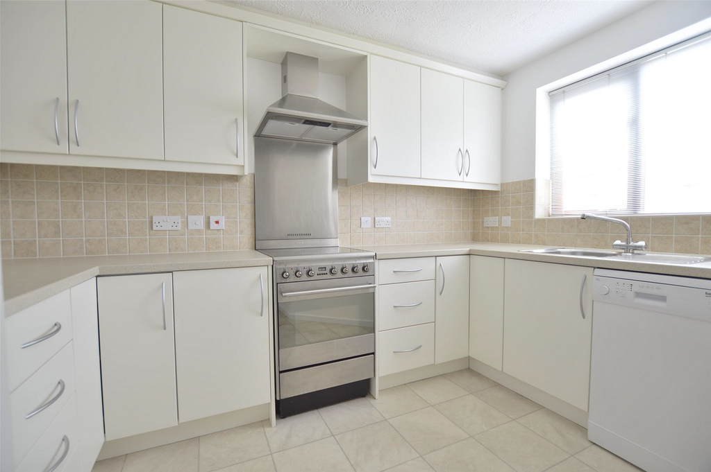 Property photo 2 of 6 Kitchen