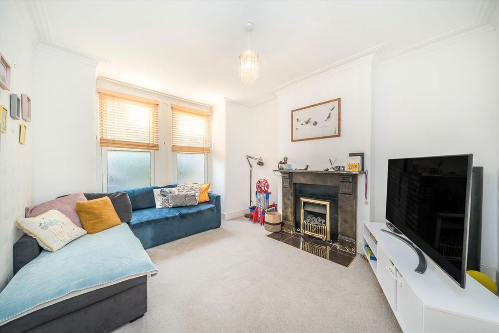 Property photo 2 of 8