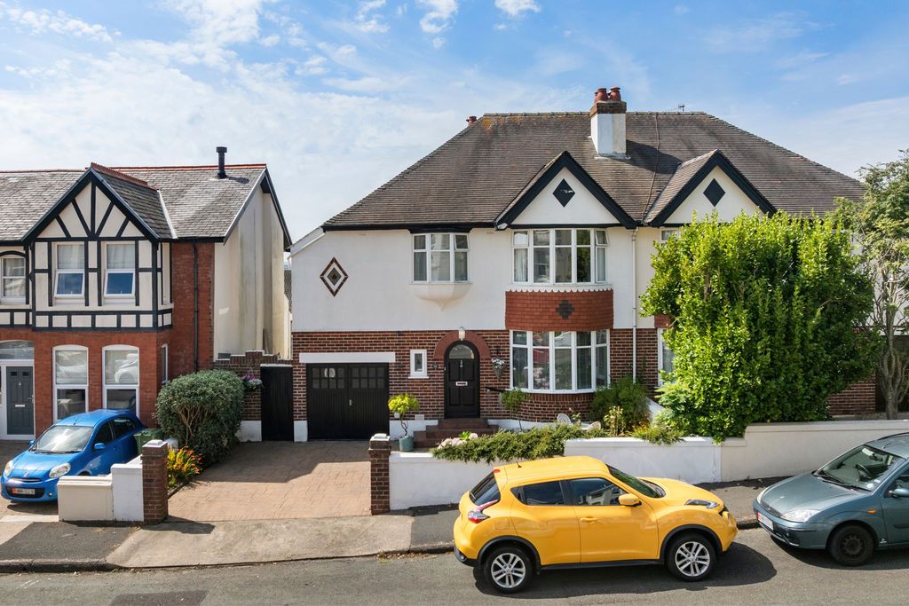 Property photo 1 of 32 15 Belgravia Road