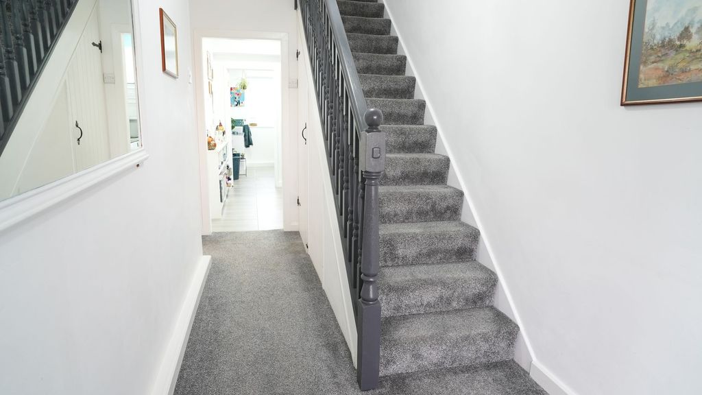 Property photo 2 of 32 Hallway