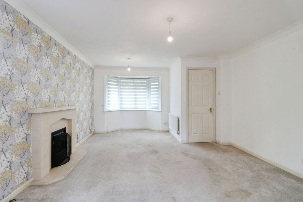 Property photo 2 of 26