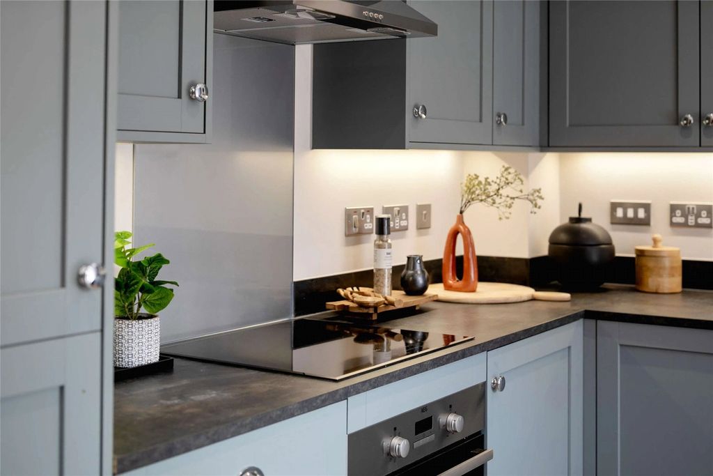 Property photo 3 of 14 Kitchen Cameo