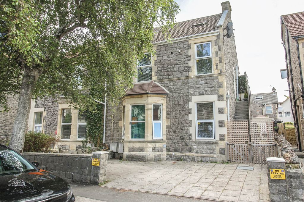 Property photo 1 of 25