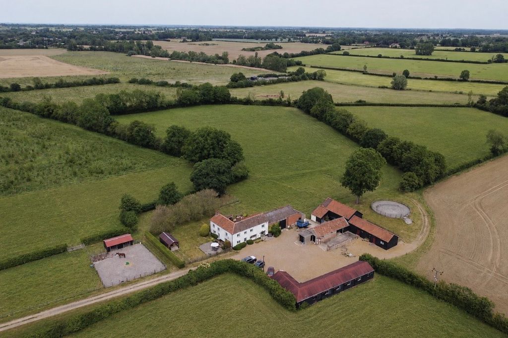 Property photo 2 of 41 Img_3074 Aerial Side Larger