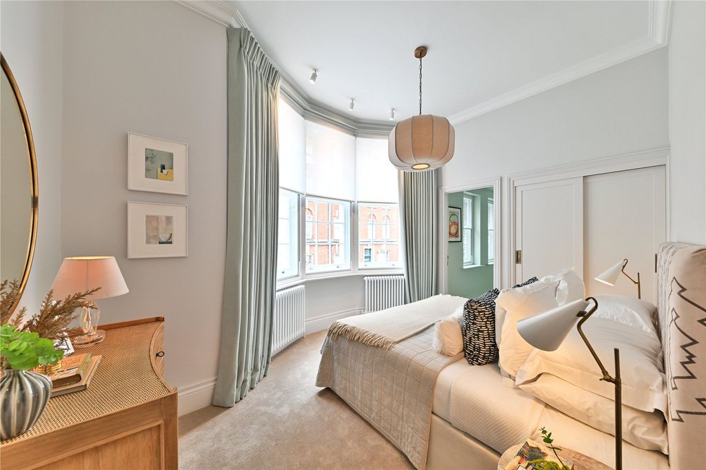 Property photo 3 of 8 Picture 3