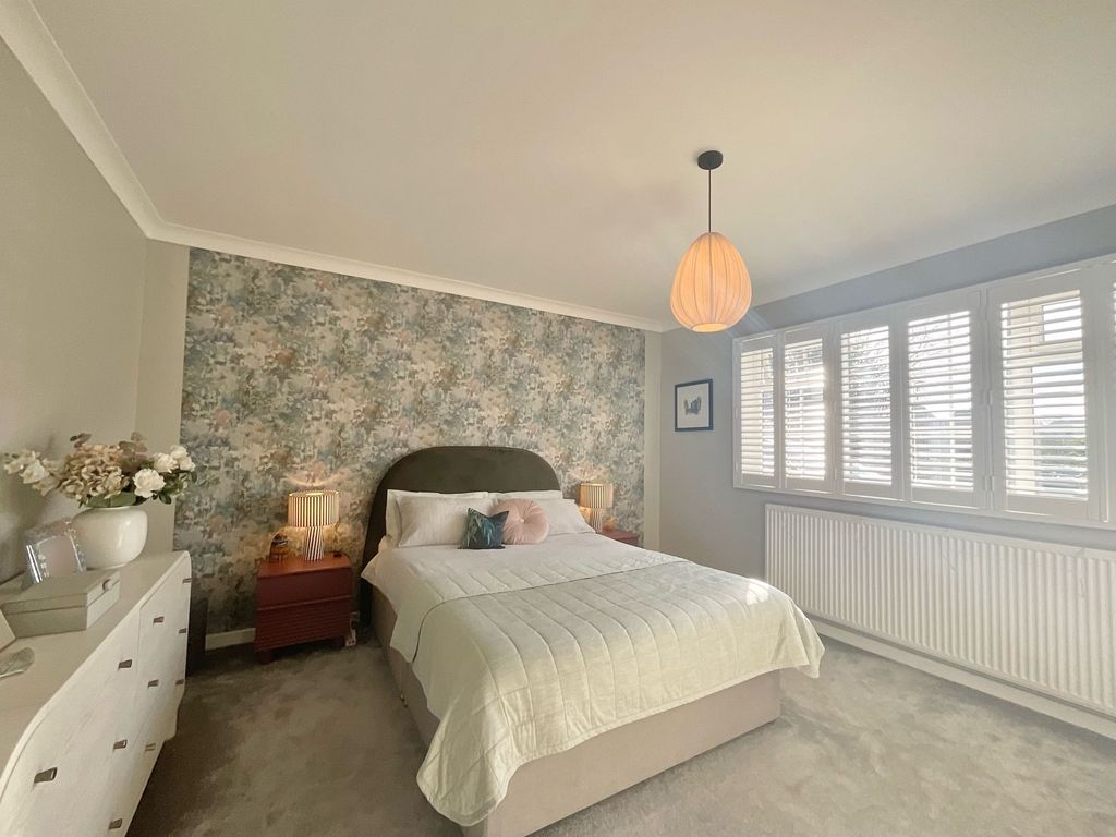 Property photo 3 of 27