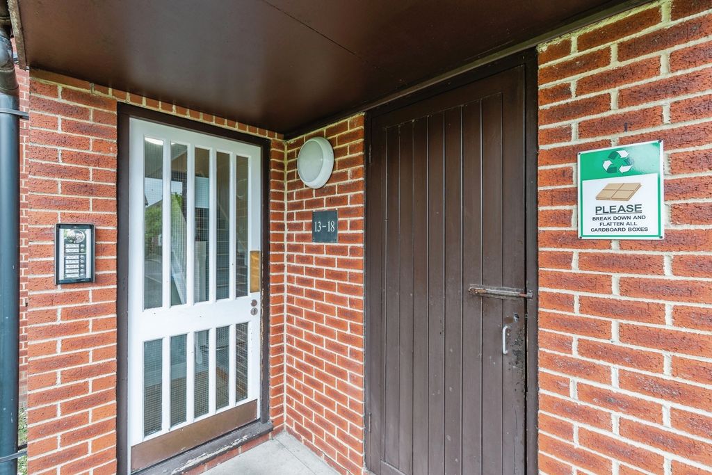 Property photo 3 of 18 Pbox-Img.Jpg