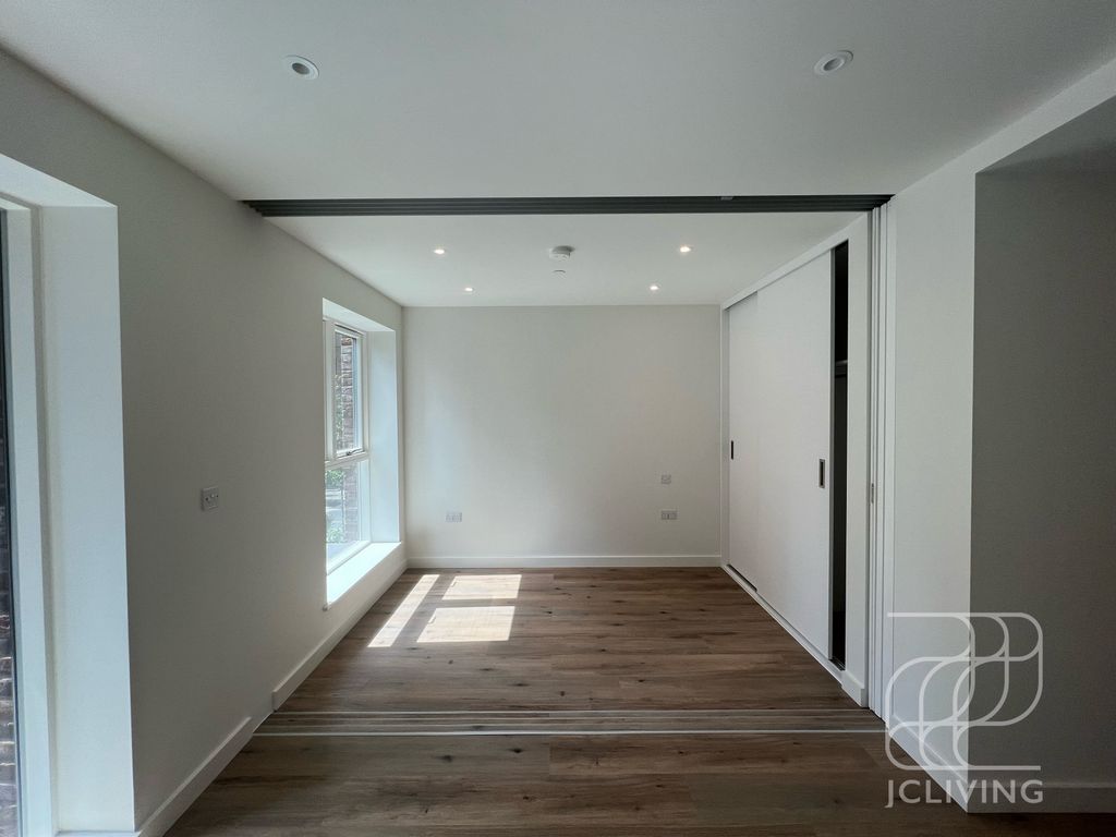 Property photo 2 of 7 Gallery