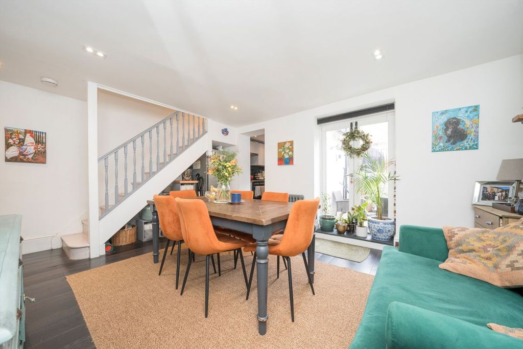 Property photo 3 of 8