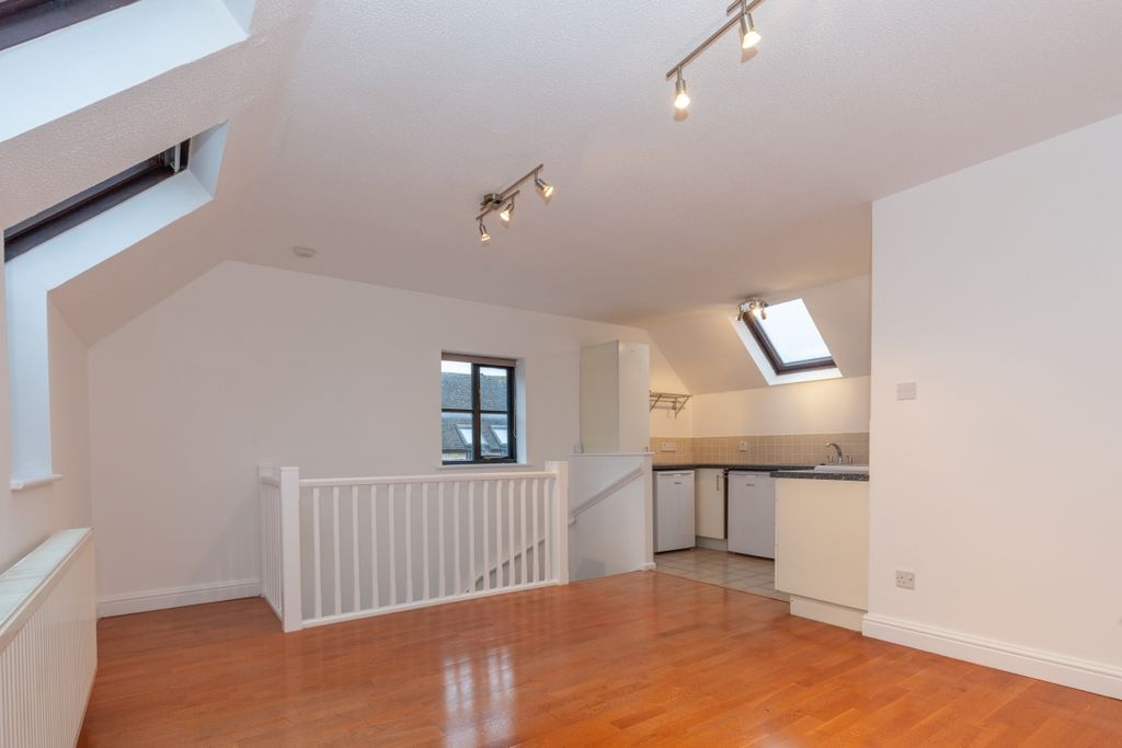 Property photo 3 of 7 176879