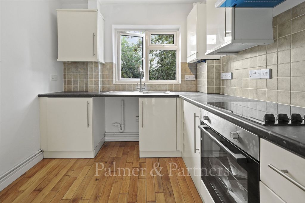 Property photo 2 of 7 Picture No. 15