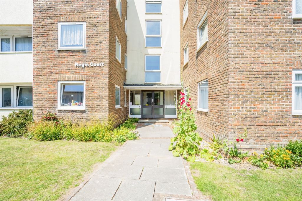 Property photo 2 of 12