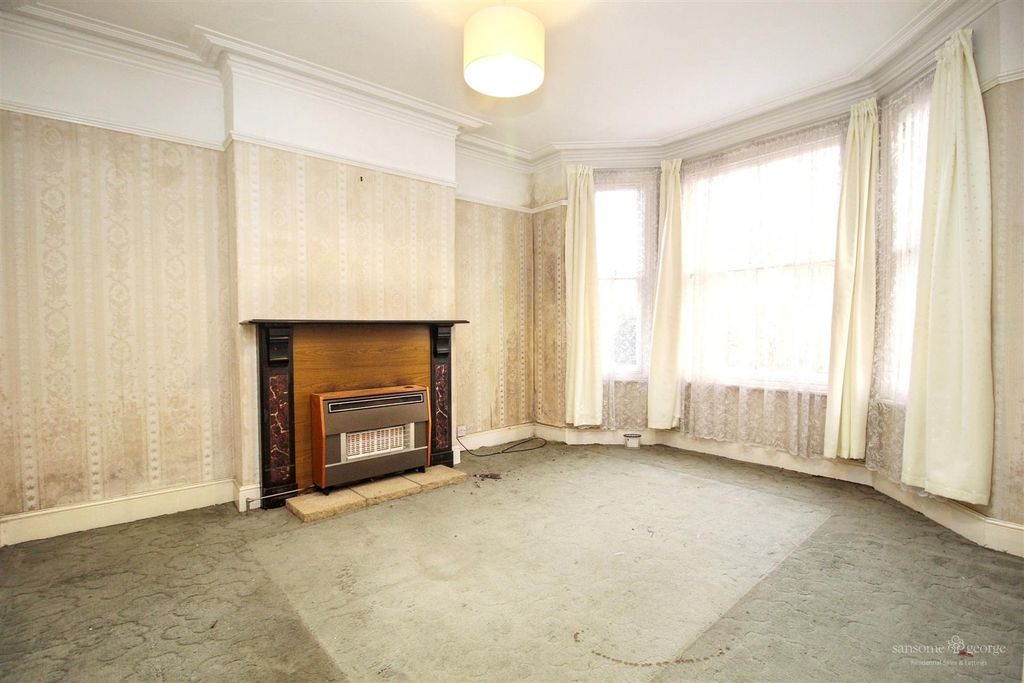 Property photo 2 of 20 Living Room