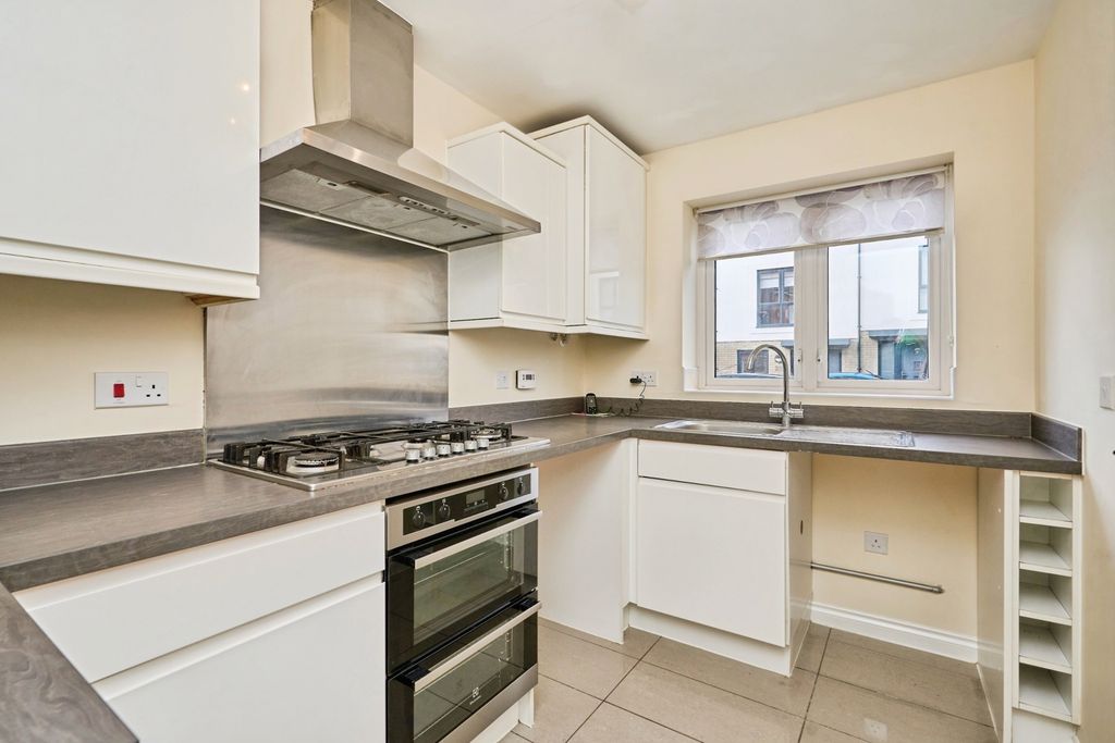 Property photo 2 of 15 Kitchen