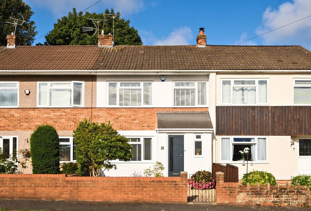 Property photo 1 of 17 1343787-1-68Ad758...