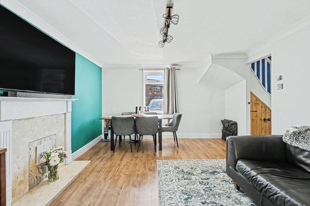 Property photo 3 of 16
