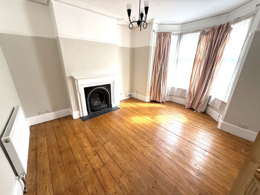 Property photo 2 of 8 Img_9825
