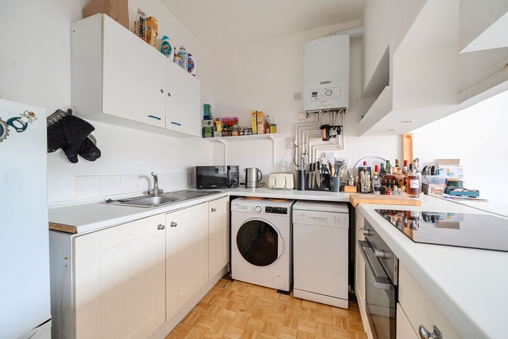 Property photo 3 of 7 1341881-8-68A3B01...