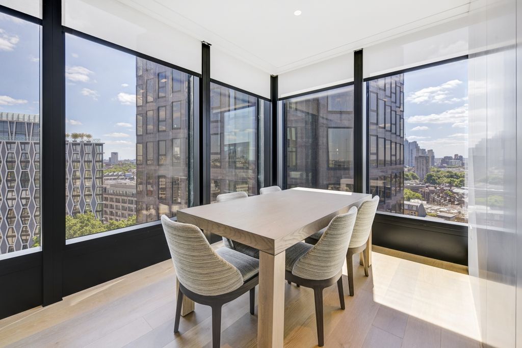 Property photo 3 of 22 Jll