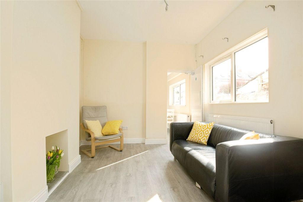 Property photo 3 of 11 Picture No. 04