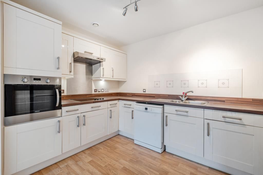 Property photo 2 of 21 Kitchen