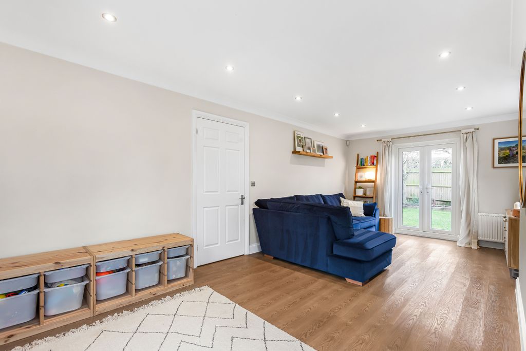 Property photo 3 of 23 Living Room