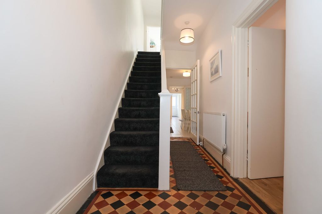 Property photo 3 of 26