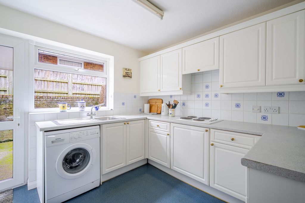 Property photo 2 of 9