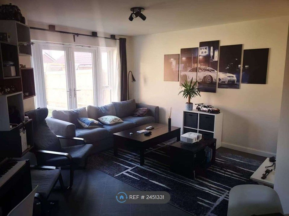 Property photo 3 of 13