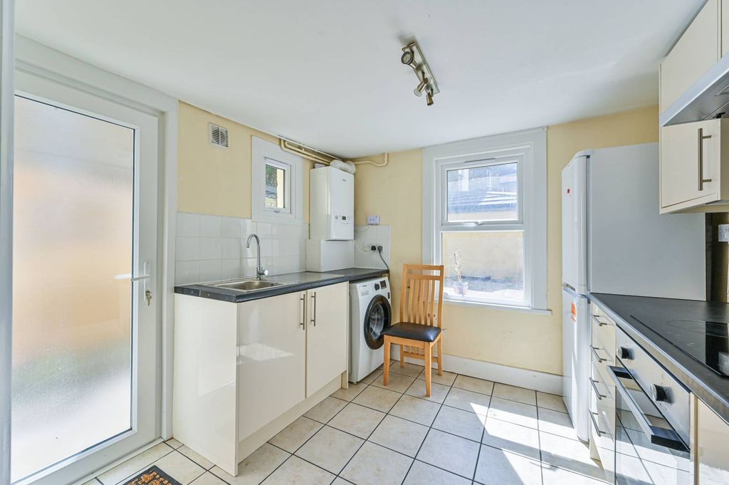Property photo 3 of 14