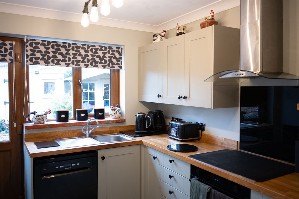 Property photo 3 of 13