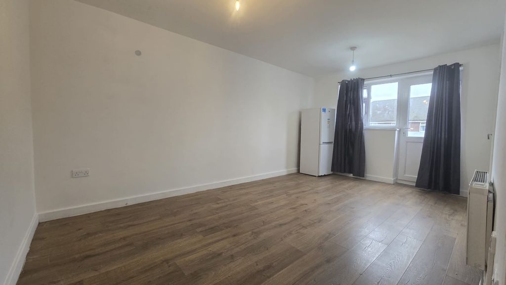 Property photo 2 of 3 Gallery