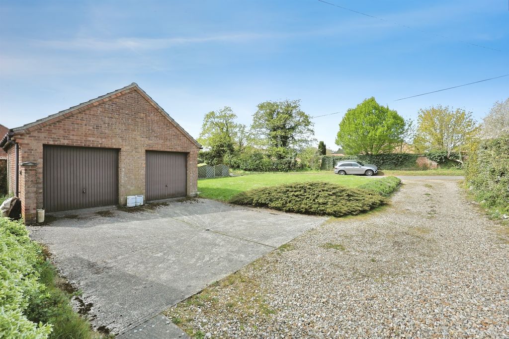 Property photo 3 of 23