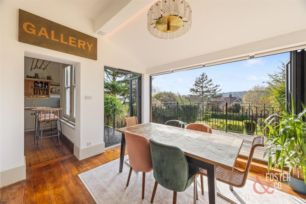 Property photo 2 of 45 Surrenden Road, 49-002.Jpg